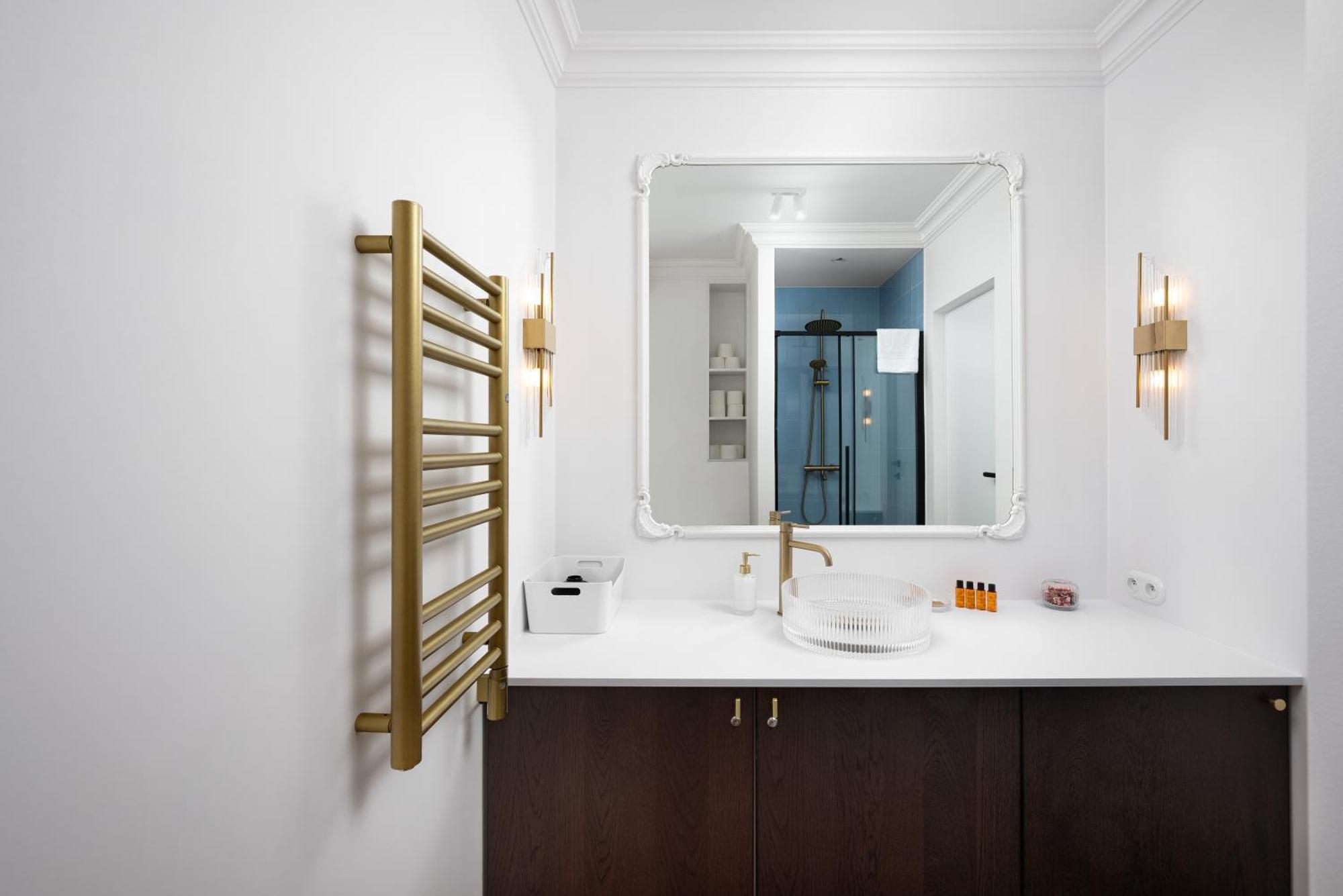 Hoza Modern Butas *